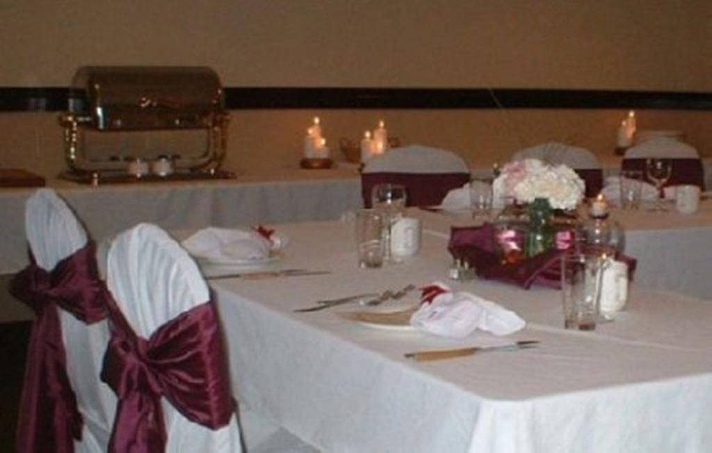 Coast Fraser Tower Yellowknife Restaurant foto