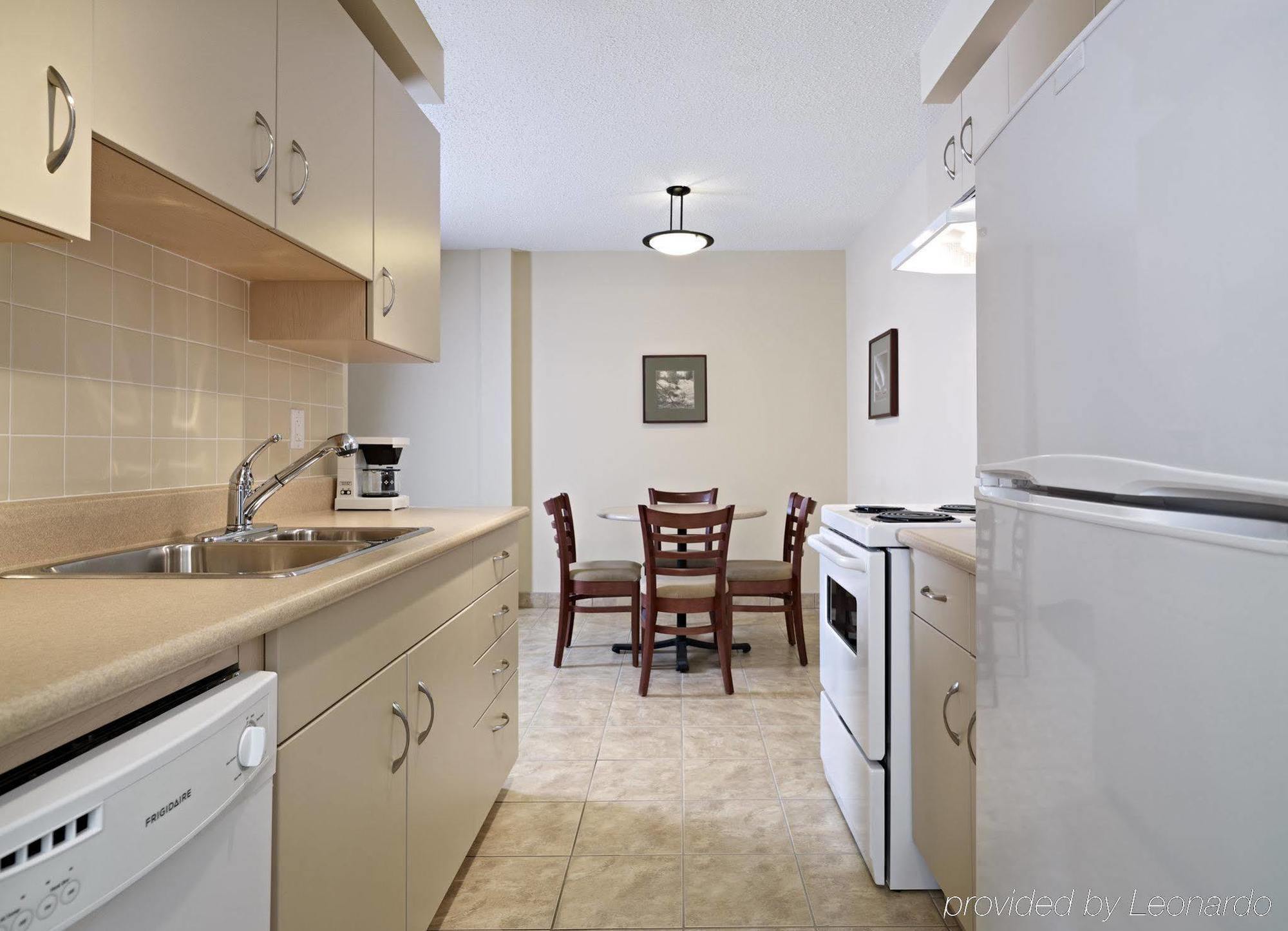 Coast Fraser Tower Yellowknife Zimmer foto