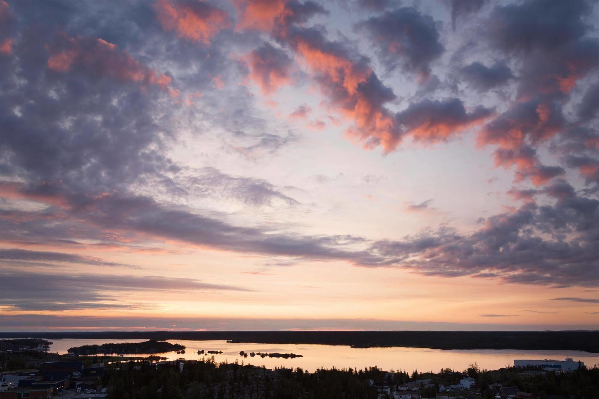 Coast Fraser Tower Yellowknife Exterior foto